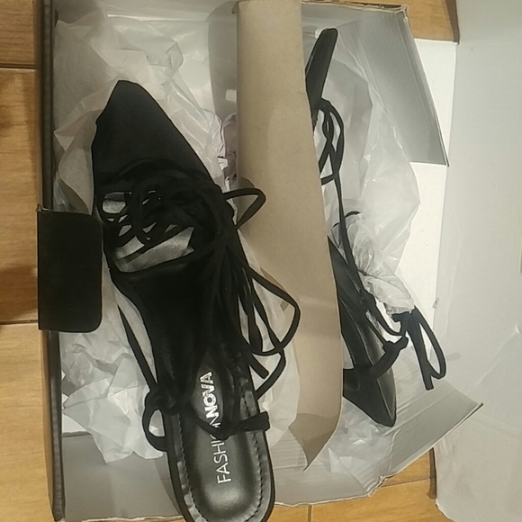 Black laced heels - Picture 5 of 7